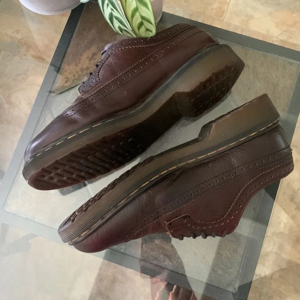 VTG. DR. MARTENS Made in England Wingtip 5 eyelet Oxford